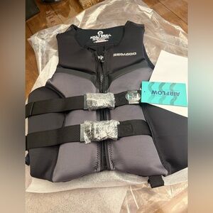 *NWT*Sea-Doo Airflow PDF Unisex Life Vest Xsmall reg 193$ DEAL